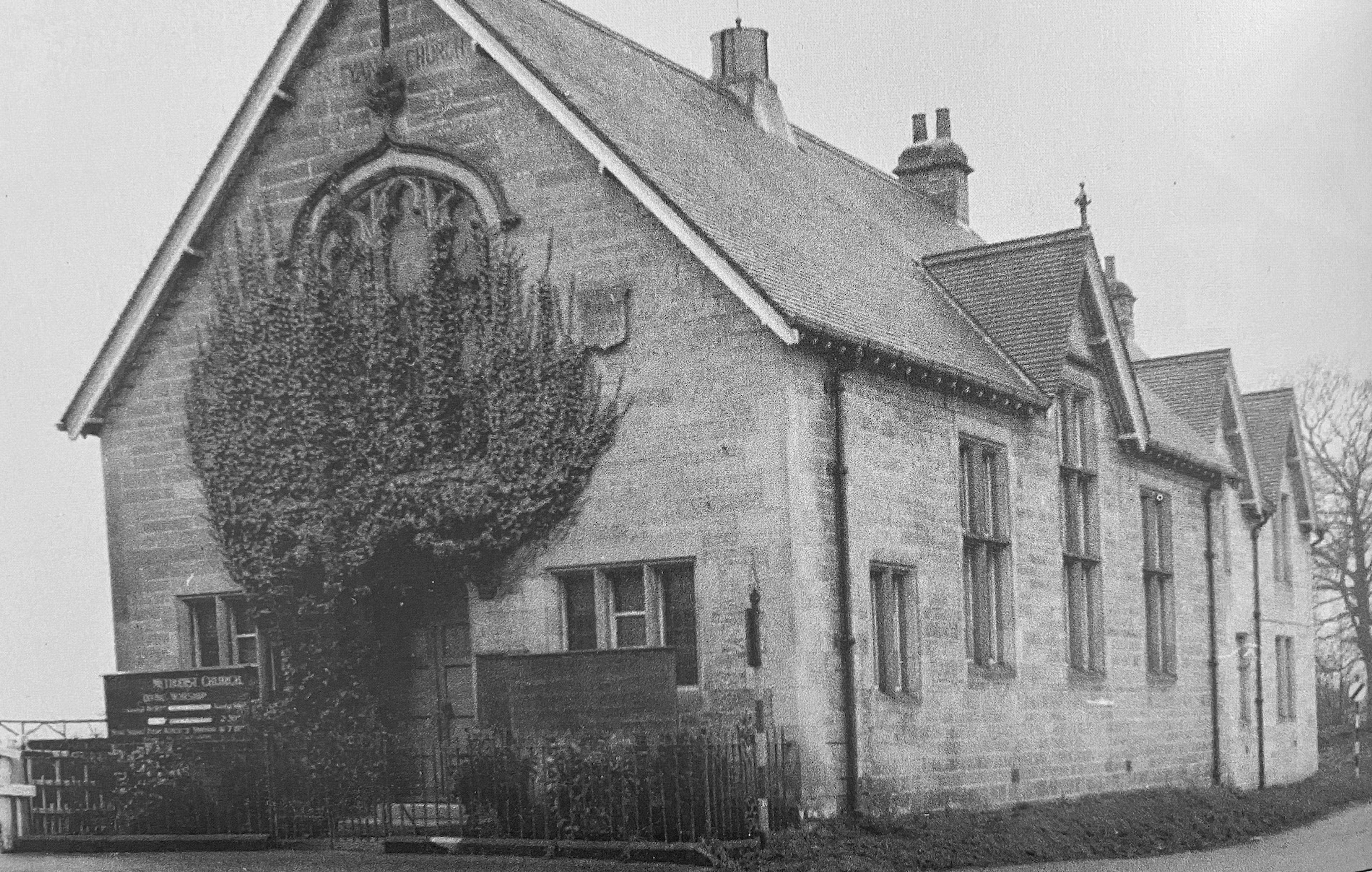 Methodist Church, much extended 1907 chapel (2 of 6)