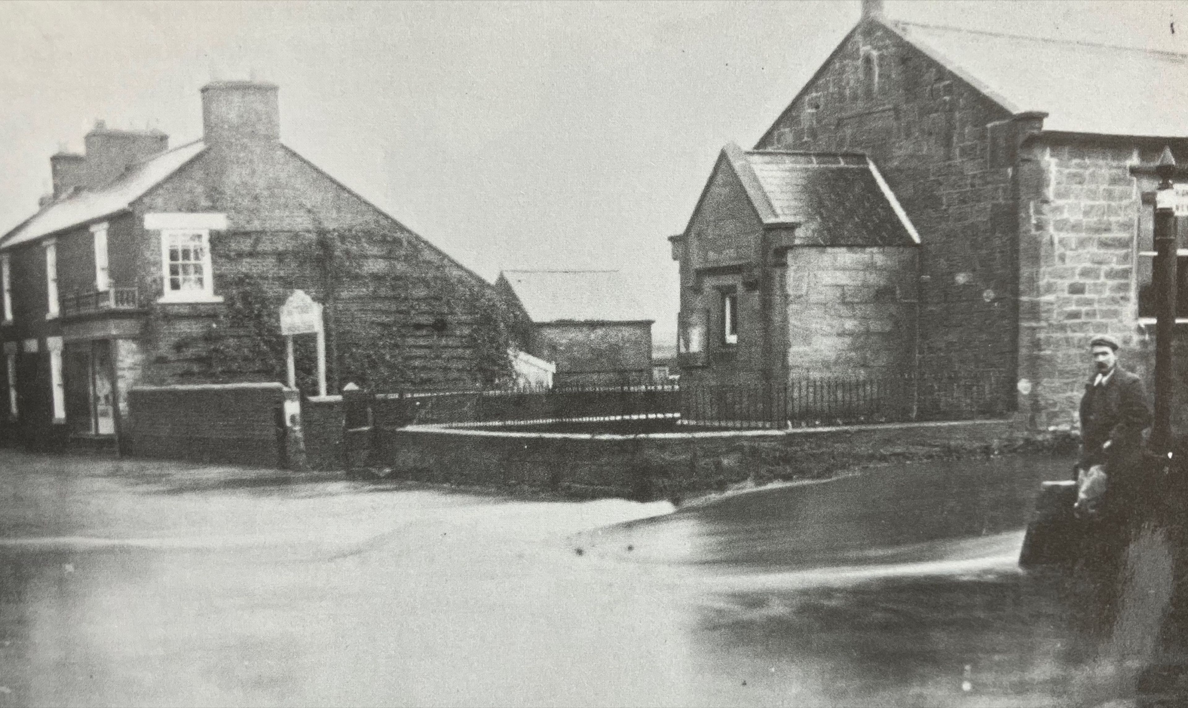 Methodist Church, much extended 1907 chapel (4 of 6)