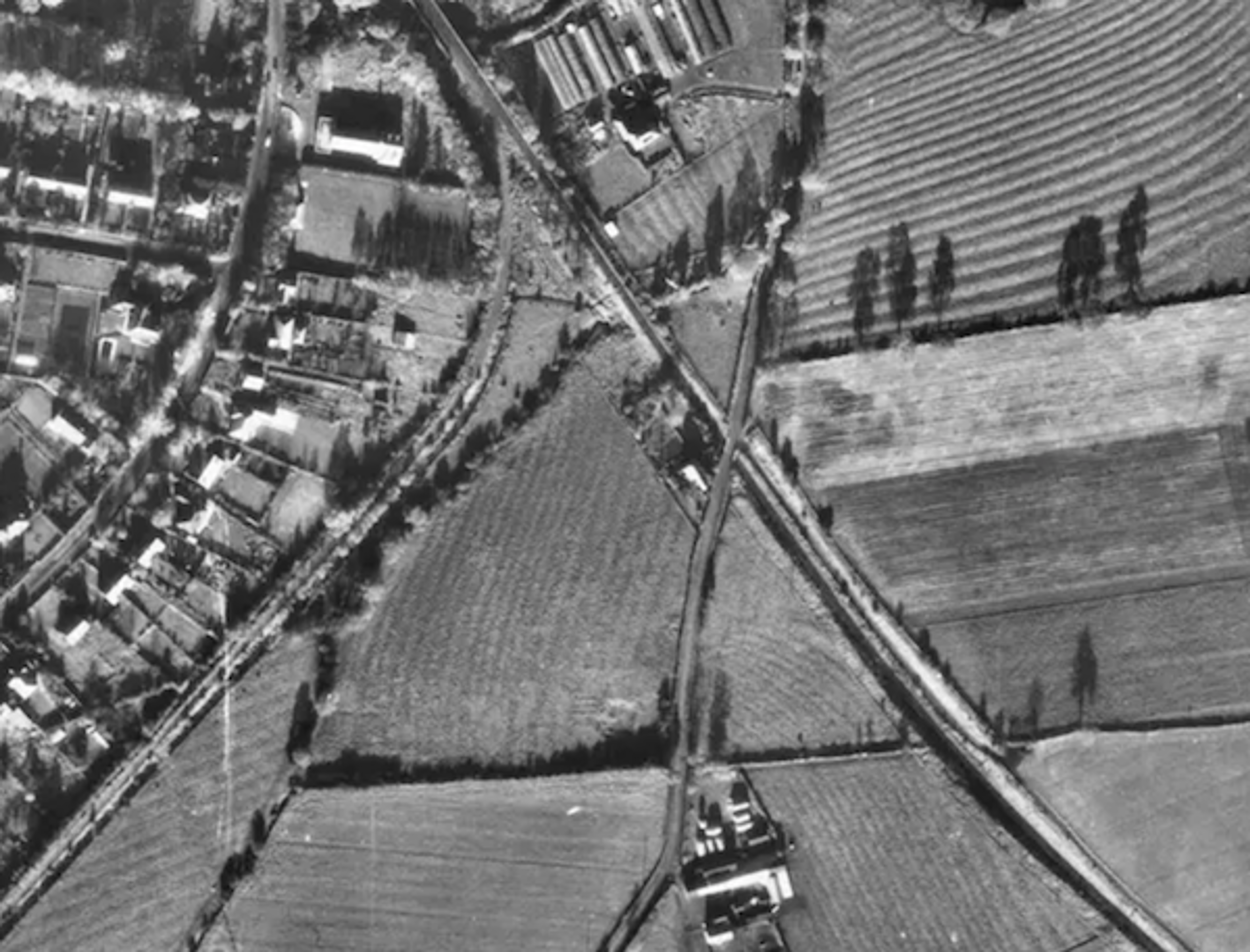 Railway Crossing, signalman's house (3 of 5)