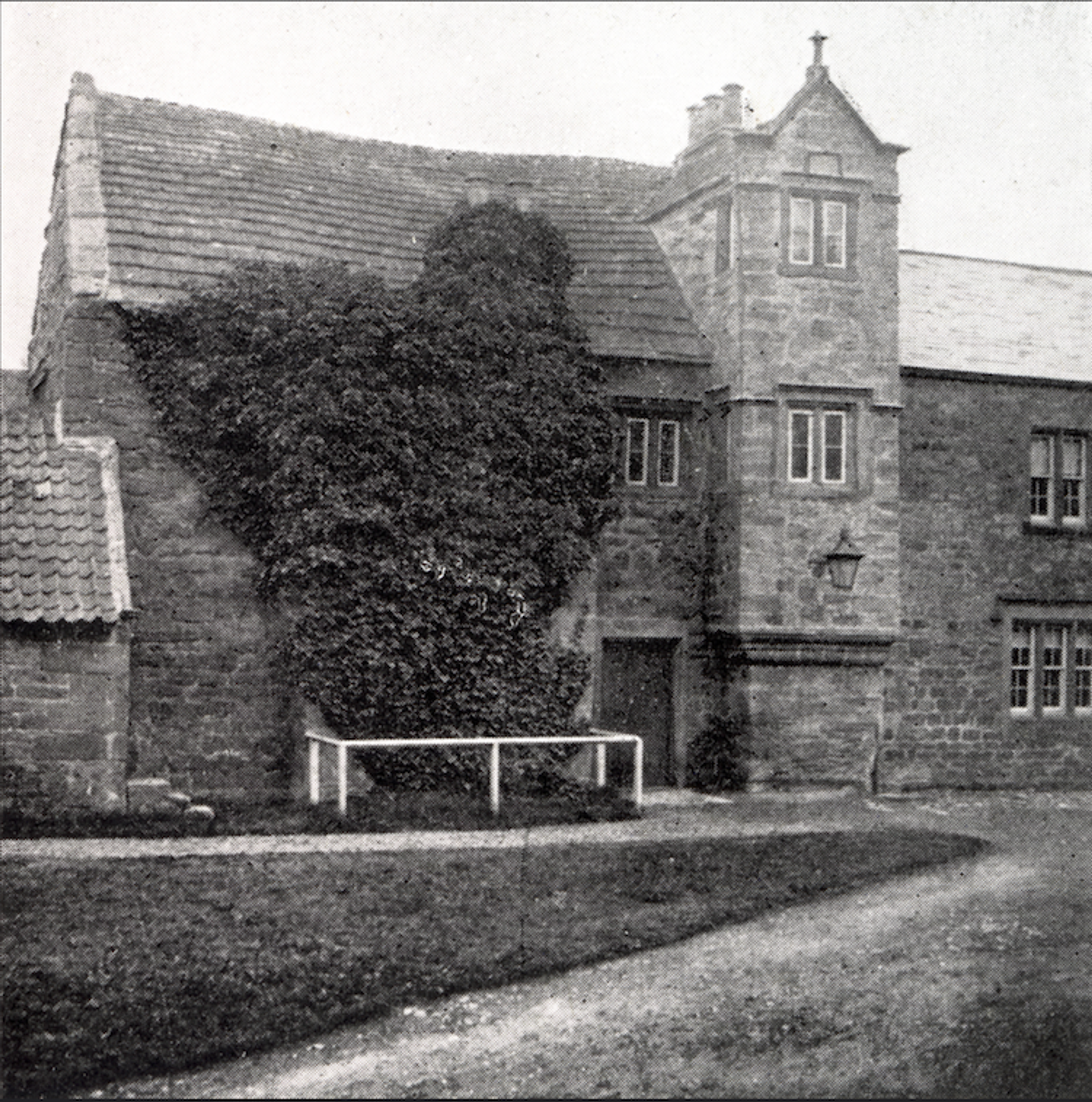 Blackbird Inn, bastle and manor house (2 of 9)