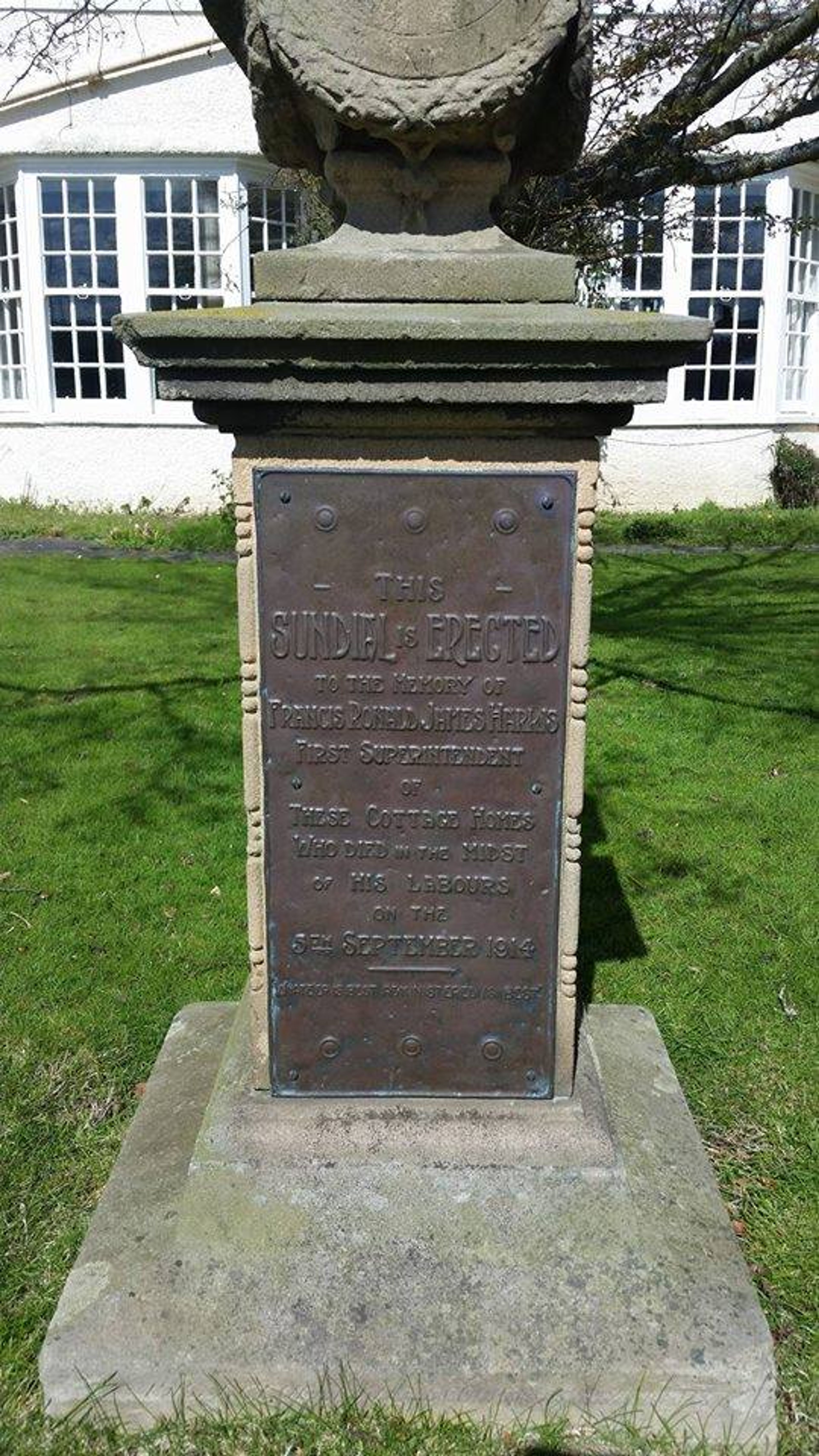 Sundial, memorial (2 of 2)