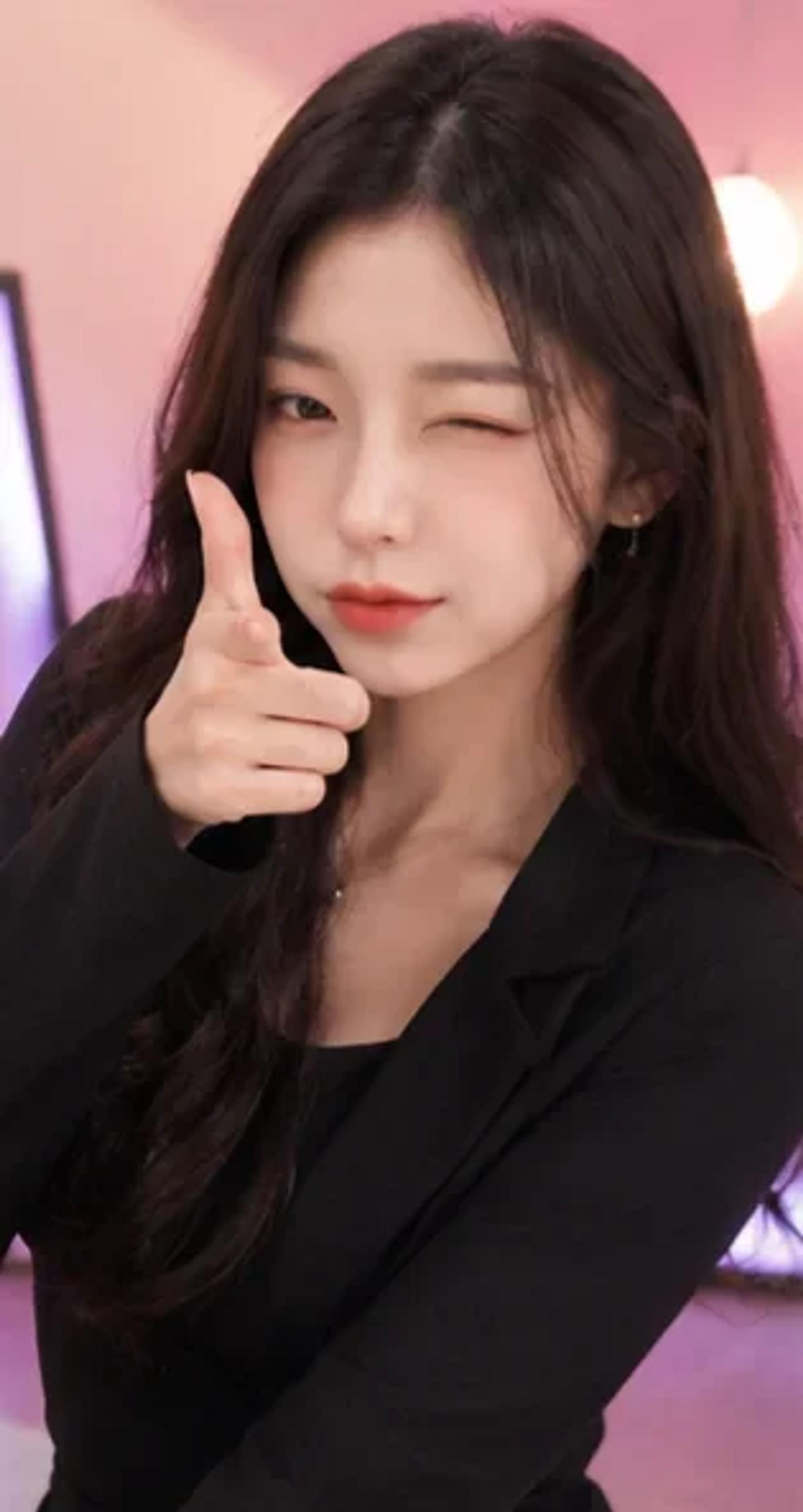 CREATOR 15 프로필
