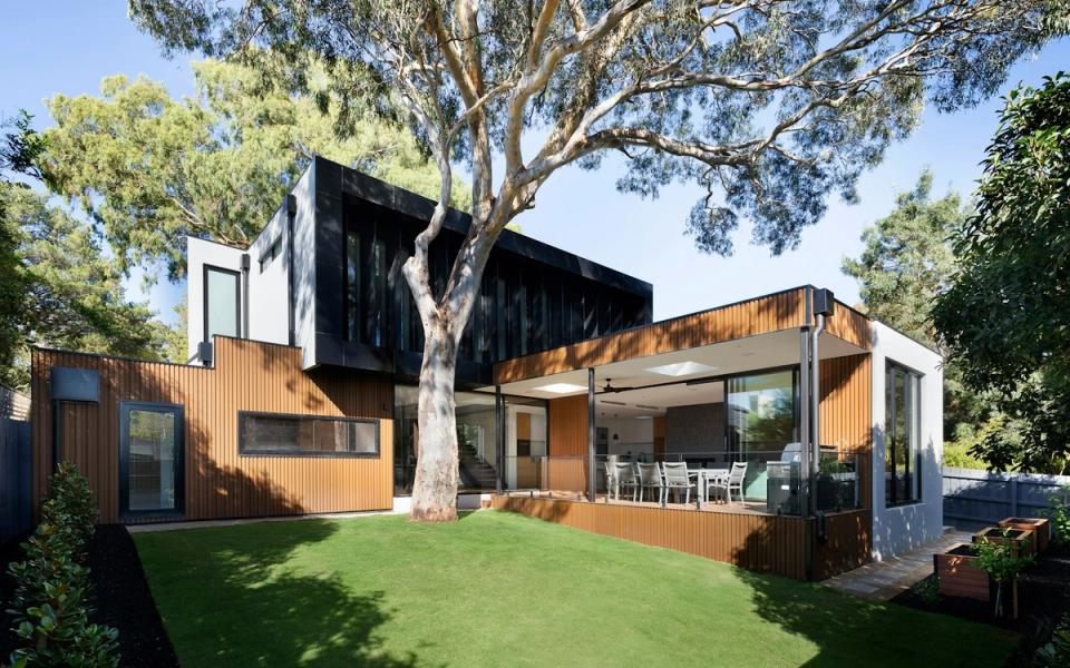Contemporary newly built Florida-style residence