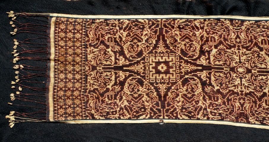 double ikat geringsing cloth