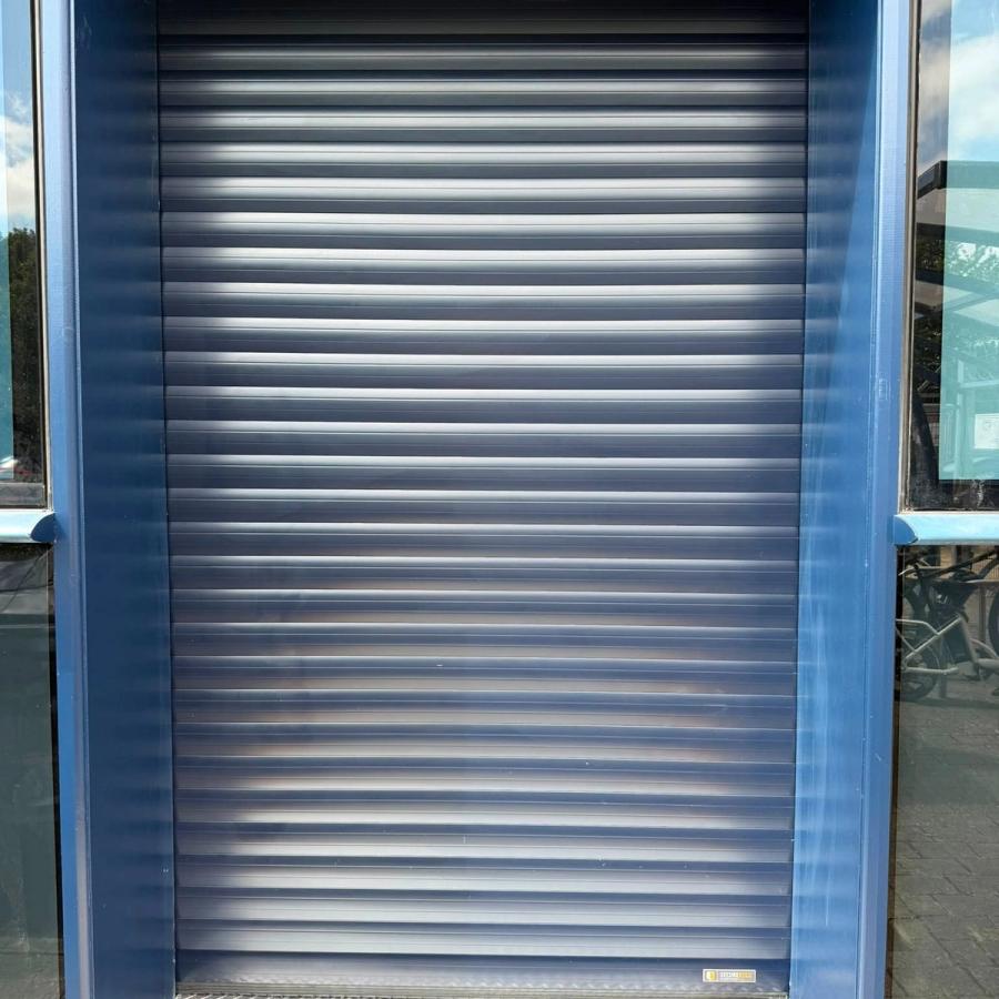 Commercial Aluroll security roller door, Hemel Hempstead