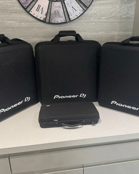 2 x Pioneer CDJ 2000 witte mixers + DJM 900W + RMX 1000W + extra's | Professional audio equipment | Amsterdam | 2