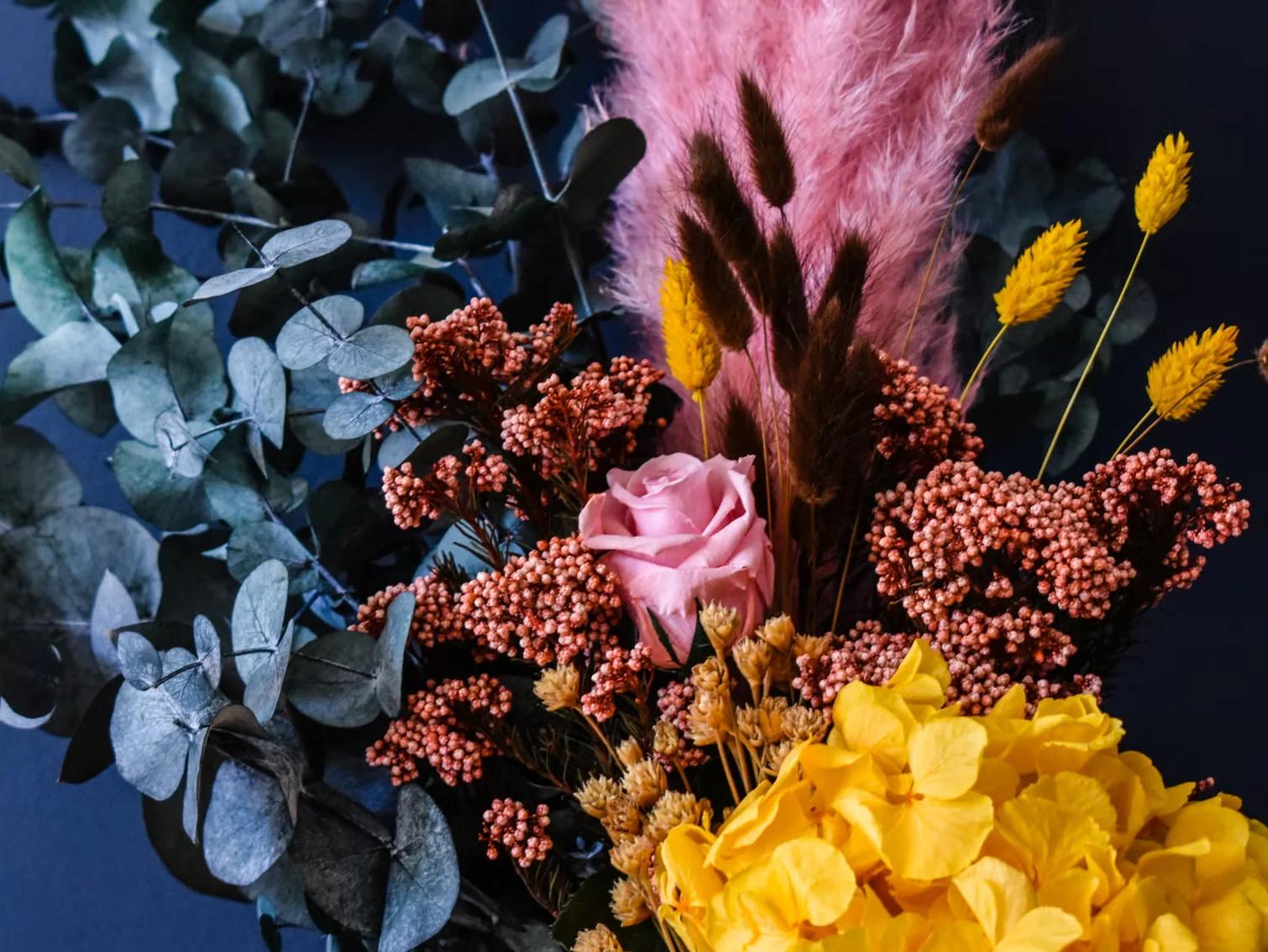 Dried Flowers & Decor Ltd - 1