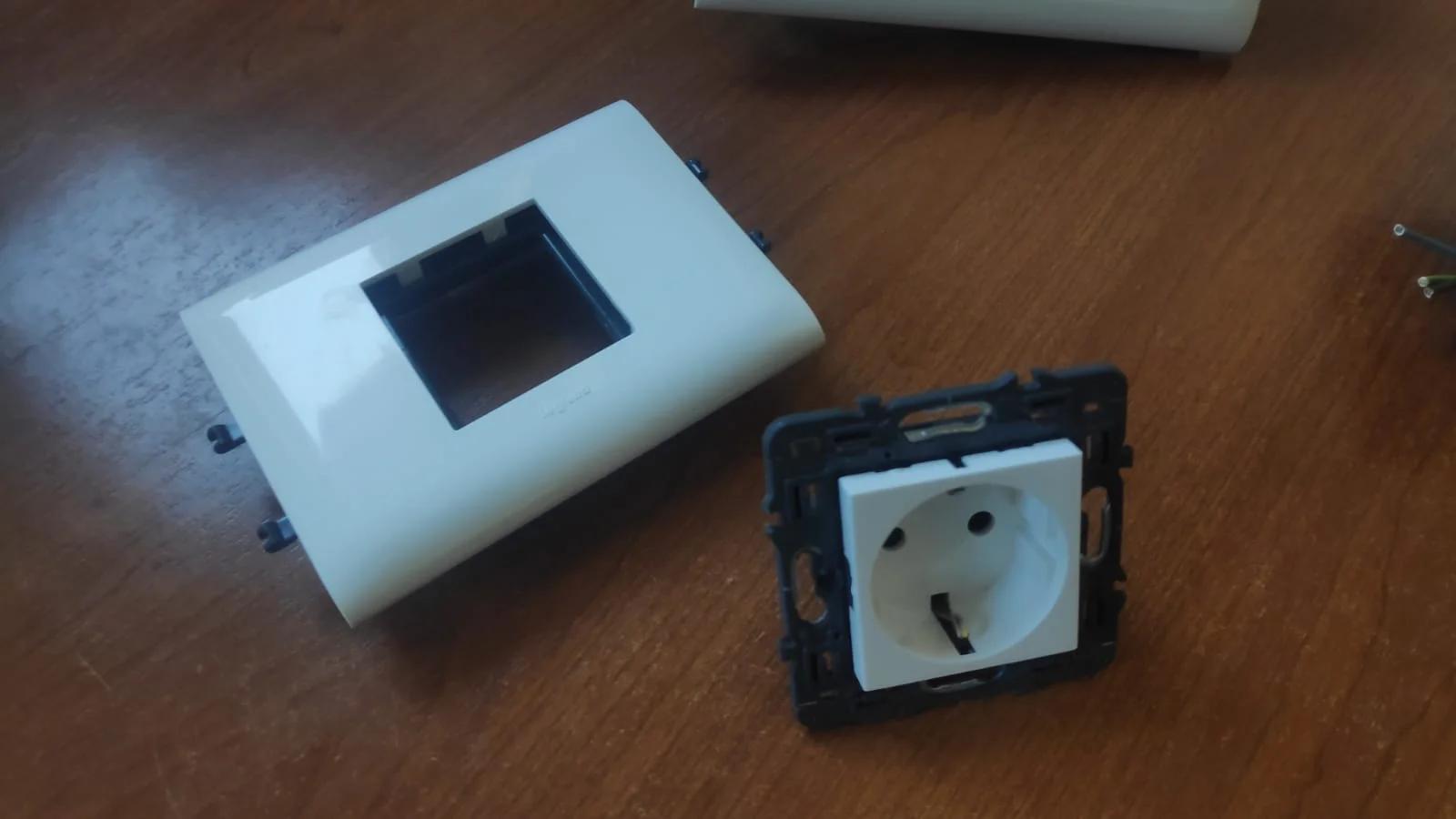 Double sockets/outlets Legrand for parapet trunking systems – complete set | Electricity | Zagreb | 3