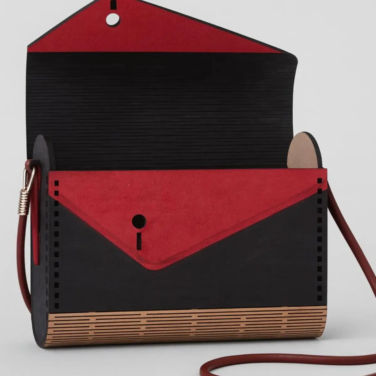 For Sell Lightweight & Stylish Handmade Wood Bag – One of a Kind! | Bags, accessories | Herceg Novi | Ad gallery (SEO) | 1