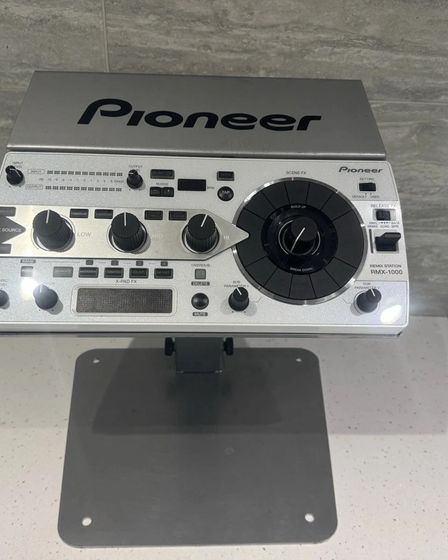 2 x Pioneer CDJ 2000 witte mixers + DJM 900W + RMX 1000W + extra's | Professional audio equipment | Amsterdam | 5