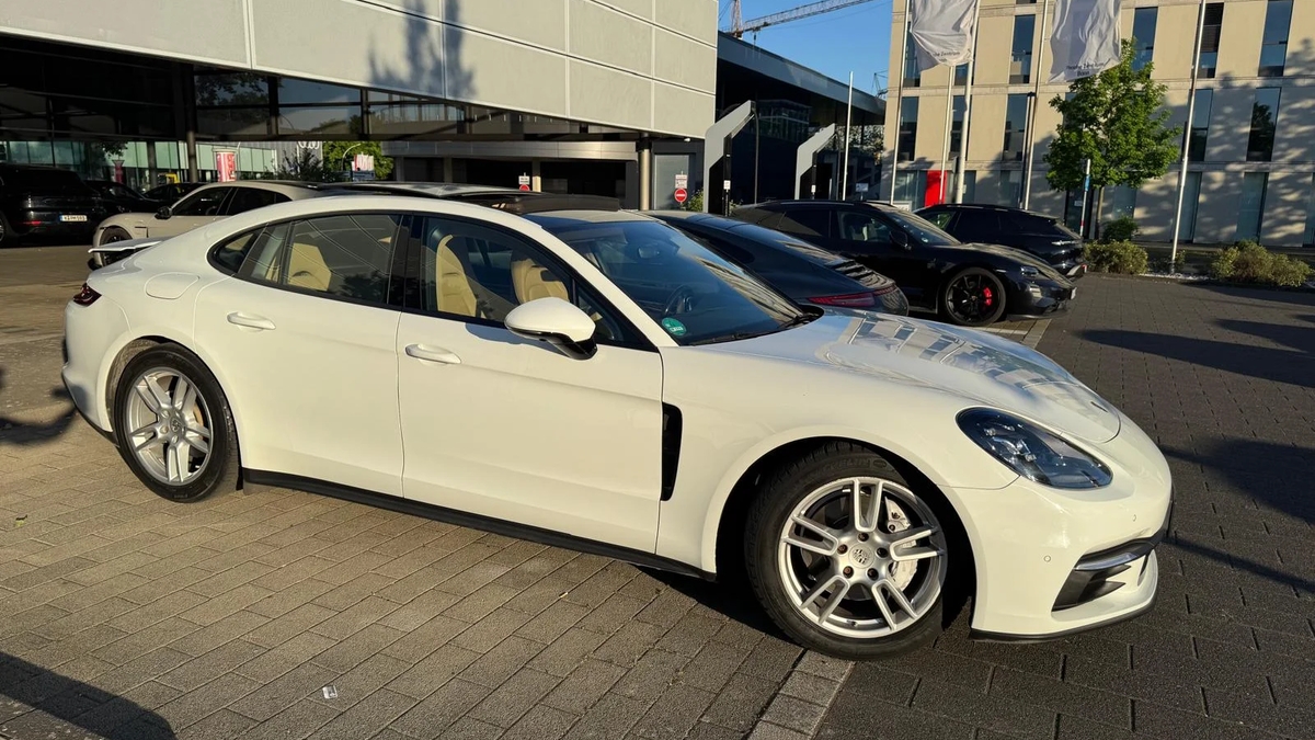 2018 Porsche Panamera | Porsche | Berlin | Ad gallery (SEO) | 3