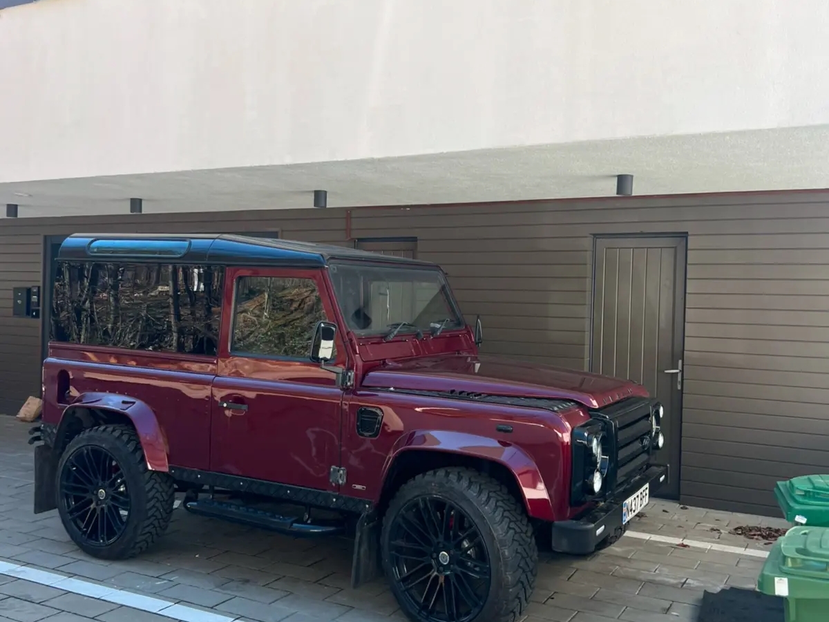 Land Rover Defender 90 – Urban Automotive Spec – UK RHD – Fully Upgraded | Motor vehicles | Brasov | 2
