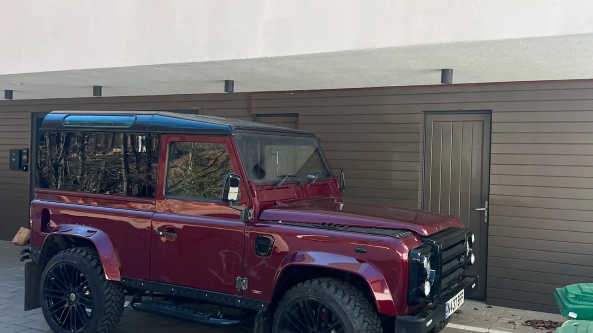 Land Rover Defender 90 – Urban Automotive Spec – UK RHD – Fully Upgraded | Motor vehicles | Brasov | 3