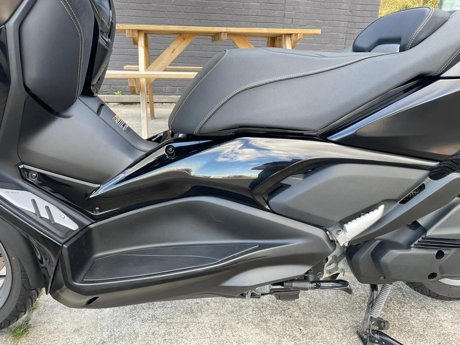 Yamaha X-Max 125 Tech Max uit 2024 in zwart | Motor vehicles | Amsterdam | 6