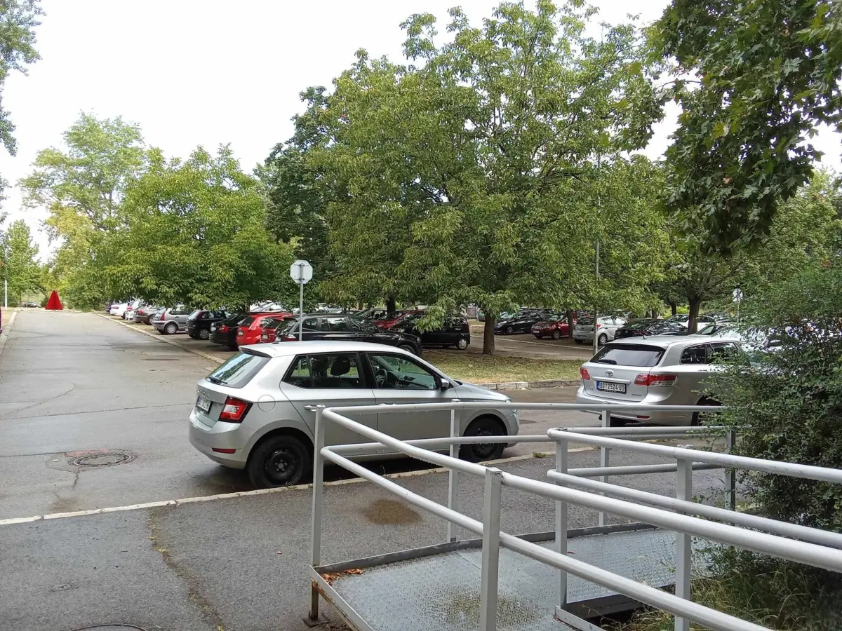 Selling 4.0 flat Čelebonovića Bežanijska Kosa Novi Beograd wheelchair ramp park view huge terrace | Selling apartment | Belgrade | Ad gallery (SEO) | 2