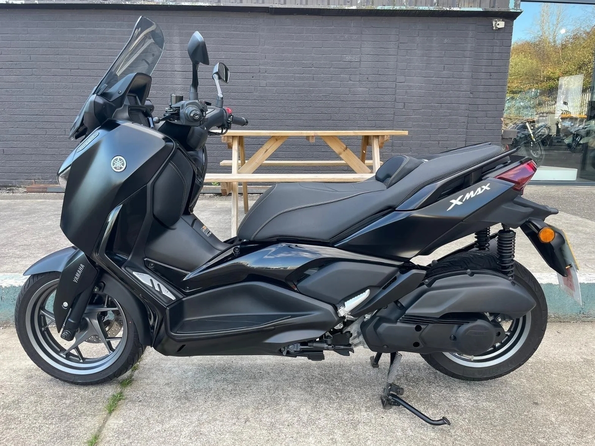 Yamaha X-Max 125 Tech Max uit 2024 in zwart | Motor vehicles | Amsterdam | Ad gallery (SEO) | 2