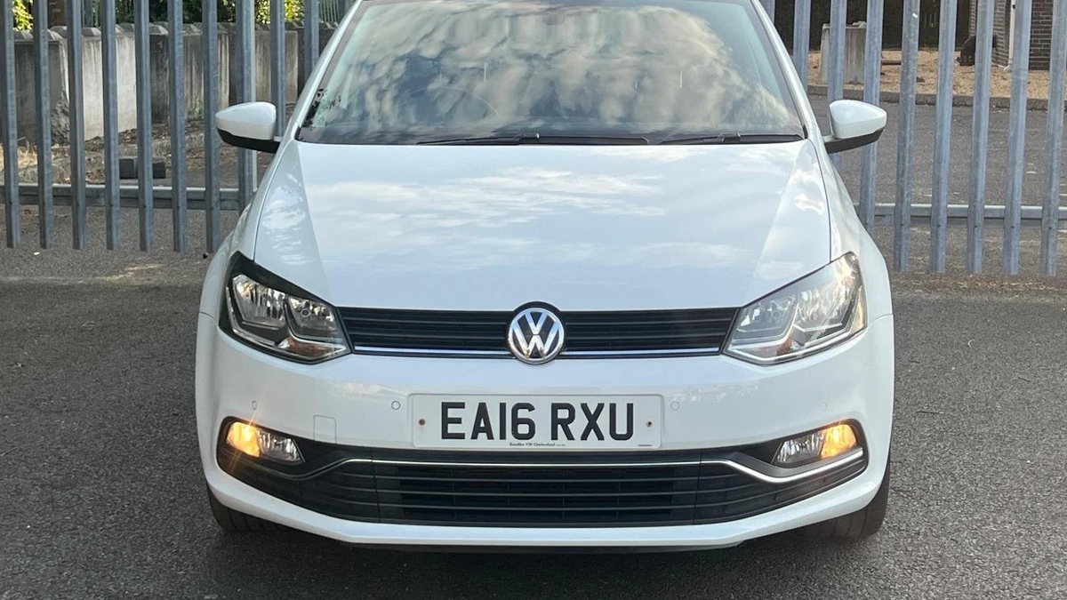 2016 Volkswagen Polo 1.2 TSI BlueMotion Euro 6 5dr | Volkswagen | Birmingham | Ad gallery (SEO) | 3