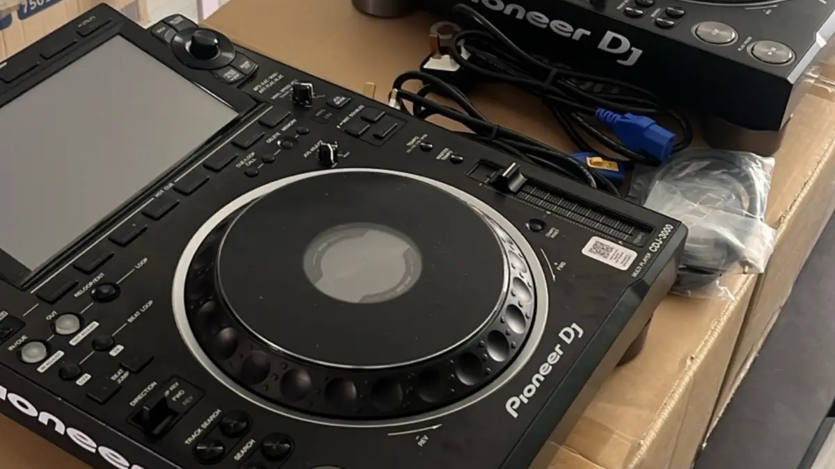 Pioneer DJ CDJ-3000 (paar) in doos | Equipment for studio and concerts | Amsterdam | Ad gallery (SEO) | 3