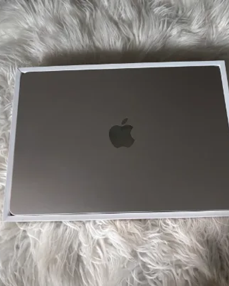 13-inch MacBook Air with M2 chip - Starlight | Laptops | Essen | 1