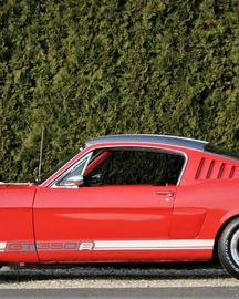 Selling Ford Mustang Fastback 5 speed