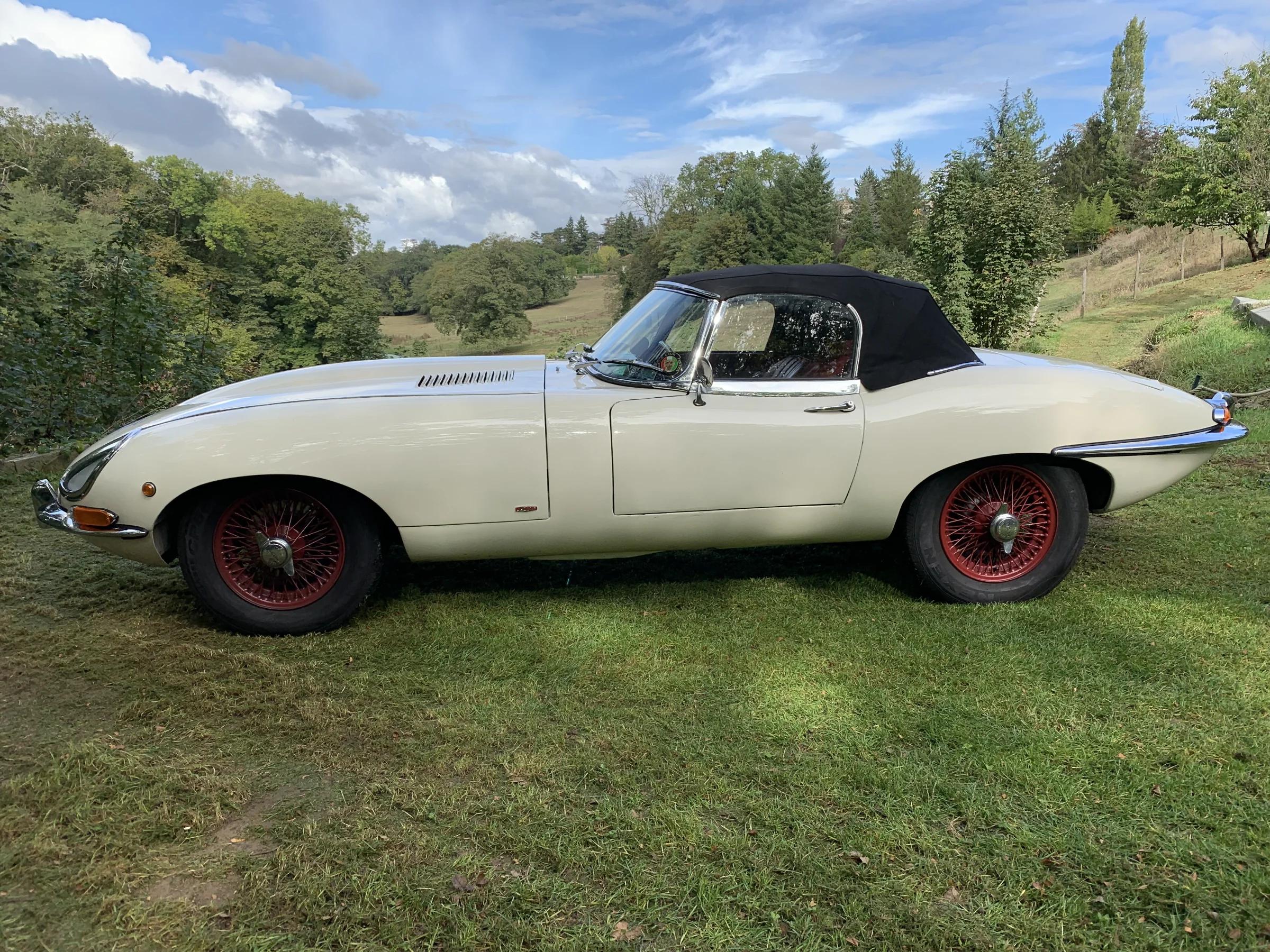 Selling  Jaguar E type 4,2 | Jaguar | Lyon | 3