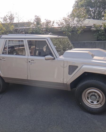 Selling Lamborghini LM 002 1988 | Lamborghini | Monaco-Ville | 2