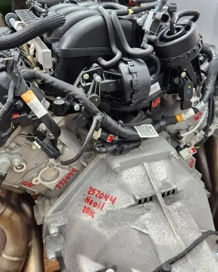 Ford Coyote Gen-2 5.0 L V8 engine paired with the MT82 6-speed manual transmission | Auto parts | Madrid | 6