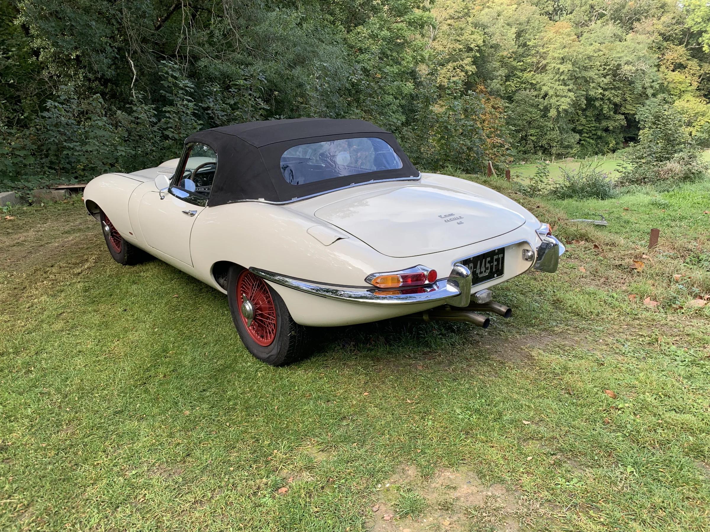 Selling  Jaguar E type 4,2 | Jaguar | Lyon | 2