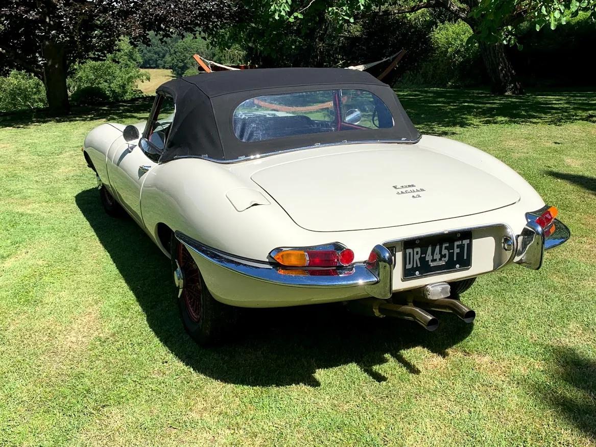 Selling  Jaguar E type 4,2 | Jaguar | Lyon | 4
