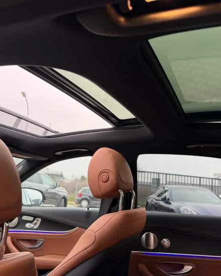 Mercedes-Benz E 300e AMG Line - Hybride - Automatique - 333 hp - 92.193 km | Mercedes-Benz | Lyon | 3