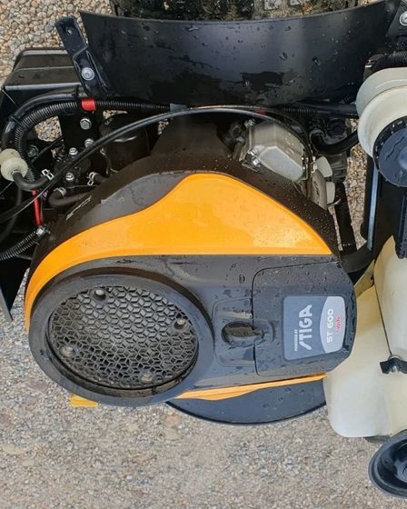 Stiga 700WX 4WD uit 2025, slechts 25 uur gebruikt | Garden equipment | Rotterdam | 5