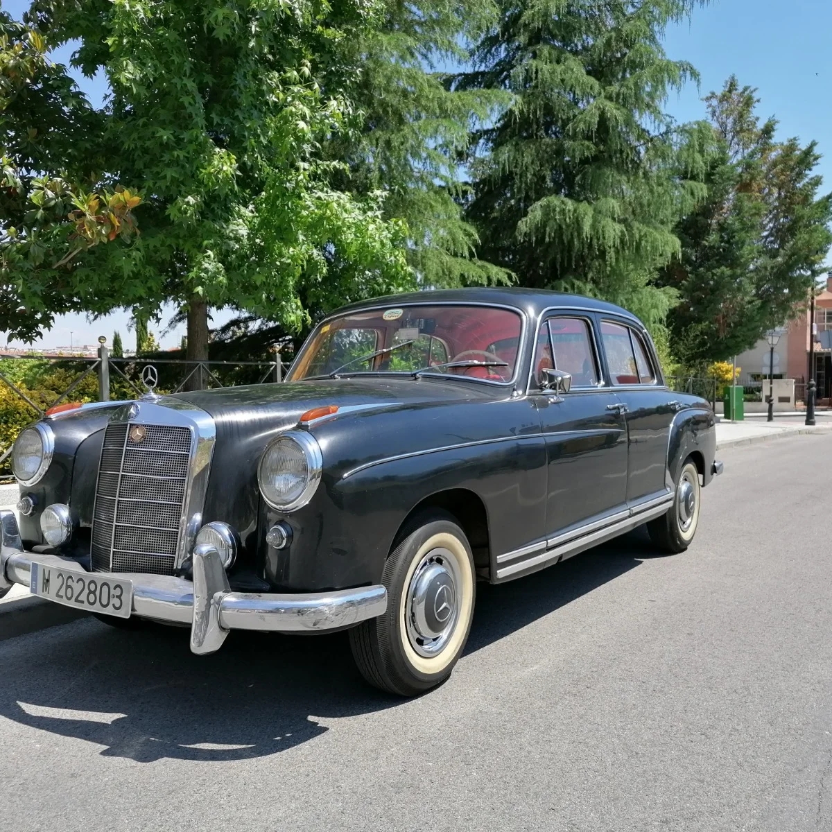 Mercedes 220S Ponton | Mercedes-Benz | Madrid | Ad gallery (SEO) | 1