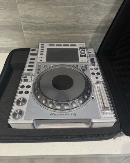 2 x Pioneer CDJ 2000 witte mixers + DJM 900W + RMX 1000W + extra's | Professional audio equipment | Amsterdam | 4