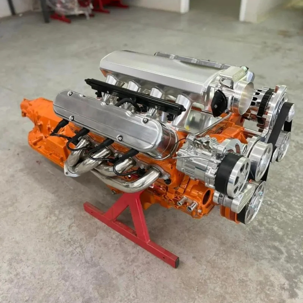 High Performance V8 Engine with Automatic Transmission | Machine-building equipment | Dudelange | Ad gallery (SEO) | 1