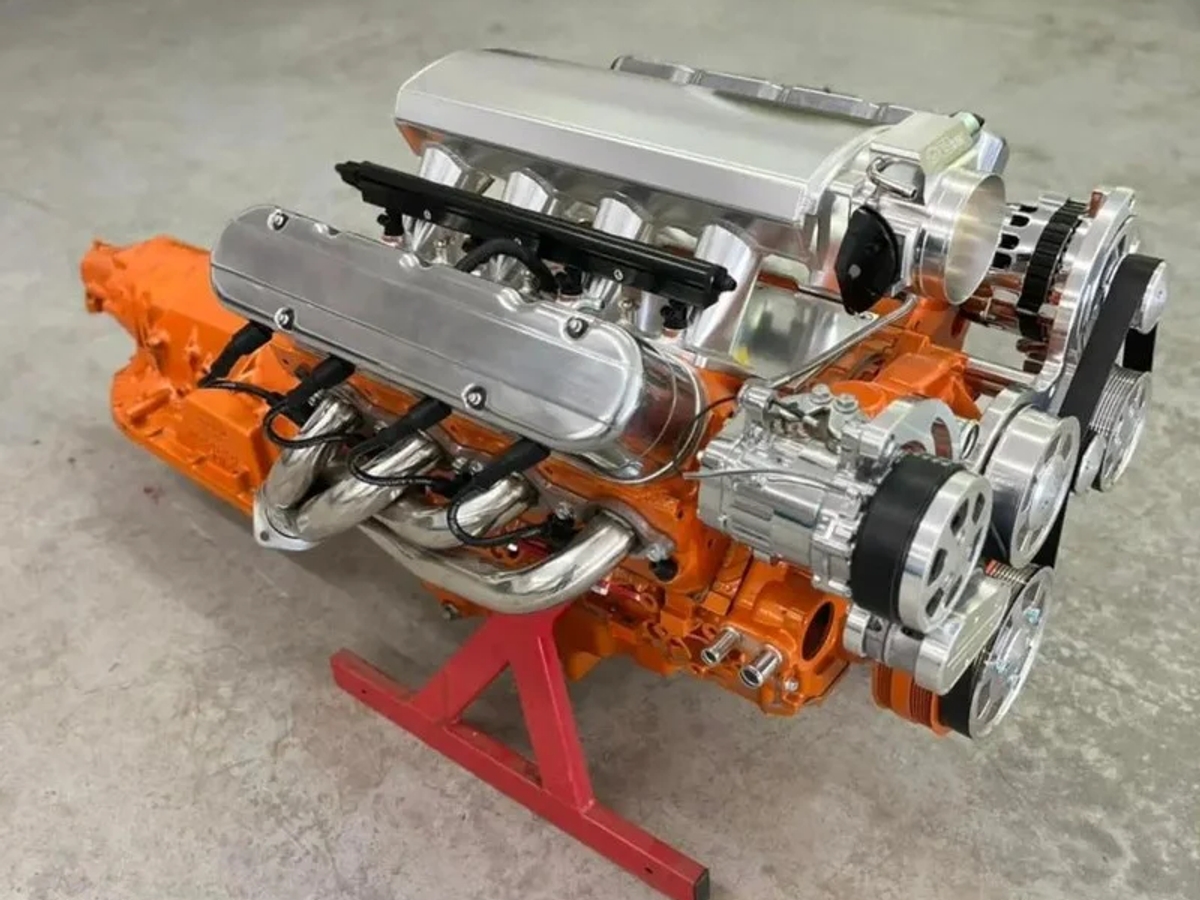 High Performance V8 Engine with Automatic Transmission | Machine-building equipment | Dudelange | Ad gallery (SEO) | 2