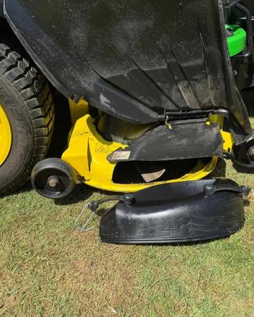 JOHN DEERE X165 Zitmaaier 120 uur + accessoires