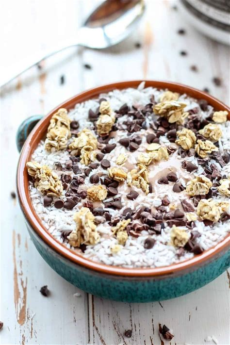 Coconut Chocolate Smoothie Bowl | Blog | Cocolife by Hayleys