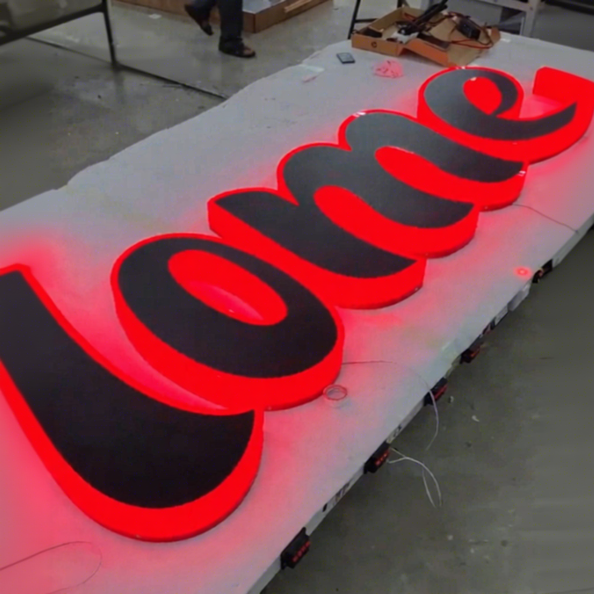Customized Outdoor Advertising Signs Front logo Acrylic Channel Letter Signs Led Backlit Metal Letter Lighting Manufacturer
