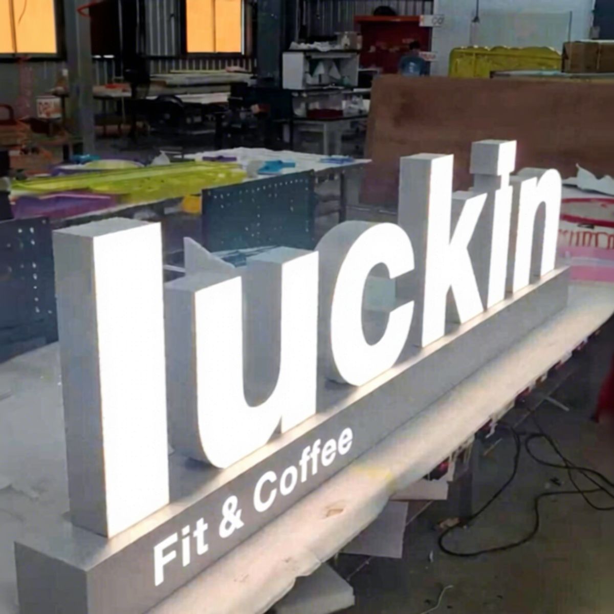 Logo Acrylic Backlit Frontlit Letter LED Illuminated Sign with Standing Base Metal LED Channel Letterlighting Manufacturer