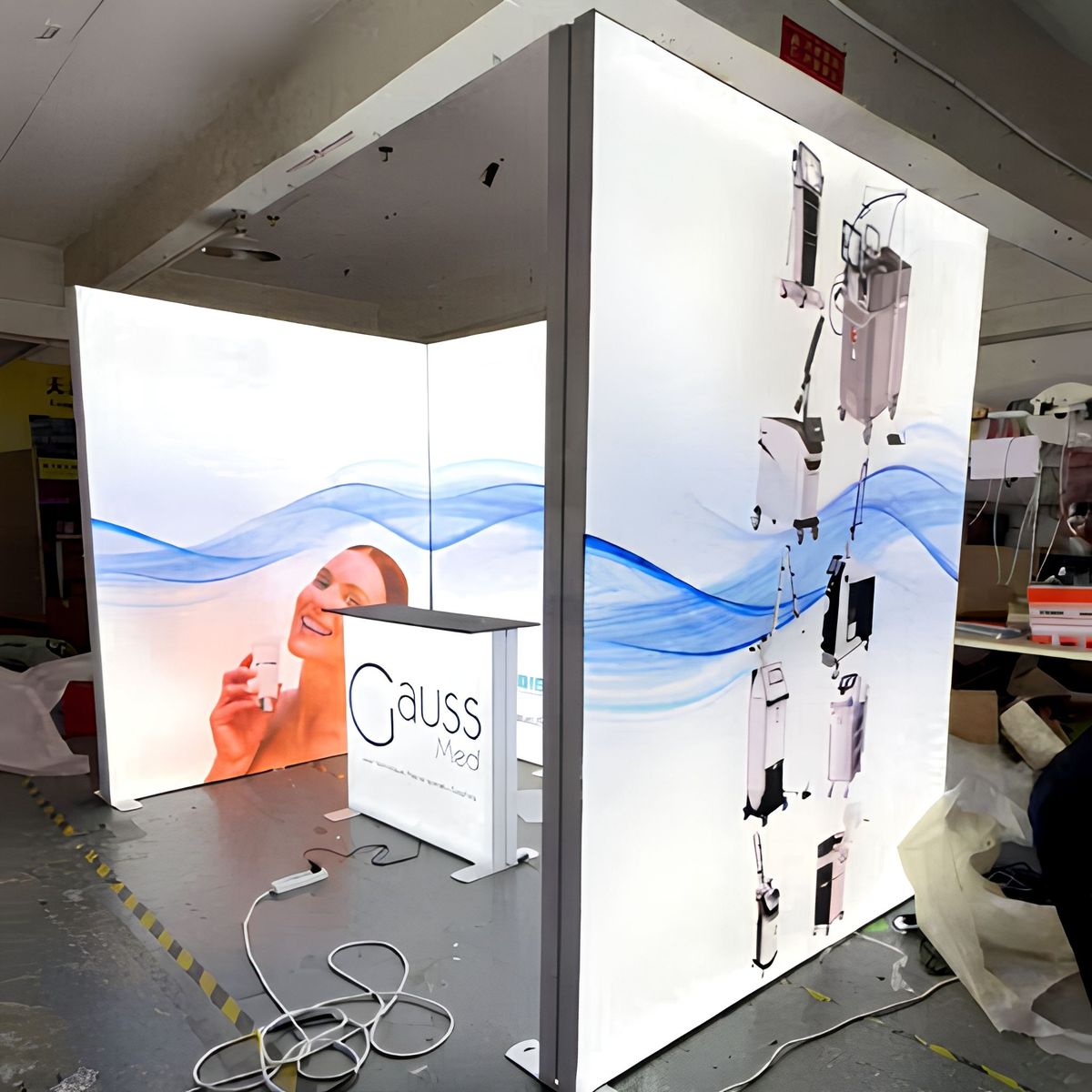Custom Portable Double-Sided LED Lightbox for SEG Exhibitions Durable Aluminum Frame with PVC and Fabric Square Shape