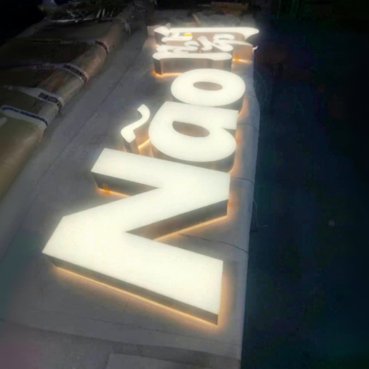 Custom LED Illuminated 3D Business Logo Sign Halo Lit Backlit Channel Letters for Hotels Bars Remote Outdoor Storefront Wedding