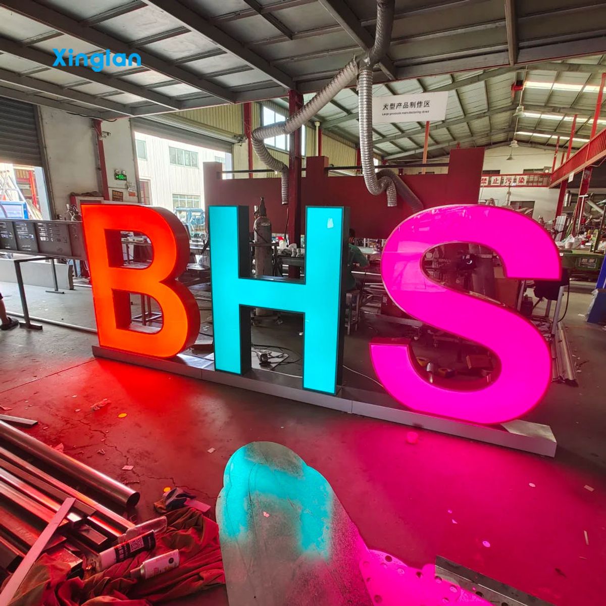 Letter Signs, Acrylic LED Signs, LED Display Screens, Custom Commercial Signs, Custom Signage, Custom LED Light Boxes