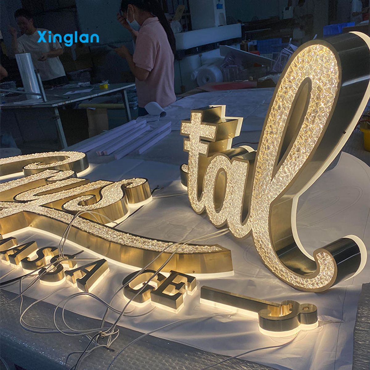 Custom Crystal Backlit LED Sign Gold Steel 3D Cursive Letter For Beauty Salon Spa Indoor Wall Illuminated Brand Logo