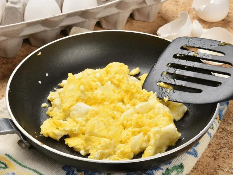 Cooked unseasoned eggs, one of the healthiest human foods that dogs can eat