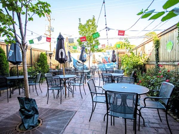 The dog friendly patio of The Native, one of the dog friendly bars in Chicago