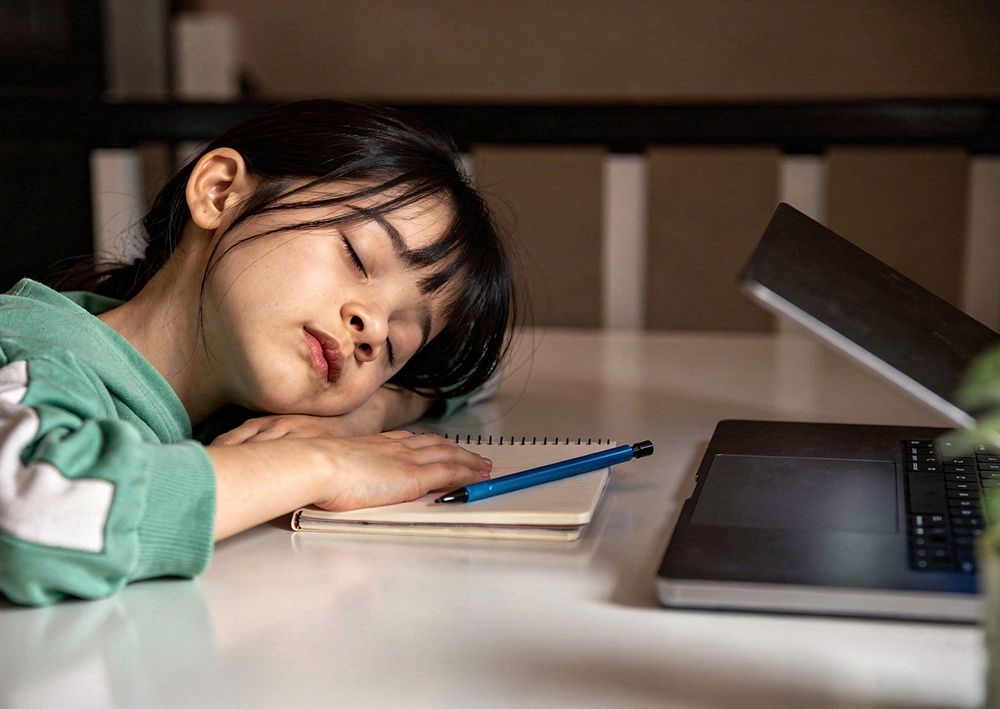 過敏性鼻炎不只是流鼻水,還可能造成鼻塞、夜咳、睡眠中斷、打鼾與白天嗜睡,嚴重影響生活品質。