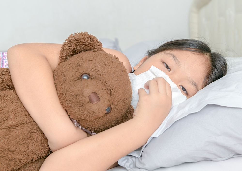 過敏性鼻炎不只是流鼻水,還可能造成鼻塞、夜咳、睡眠中斷、打鼾與白天嗜睡,嚴重影響生活品質。