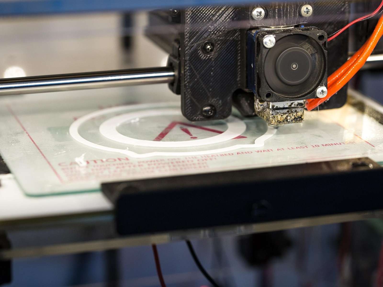 A white 3D printer