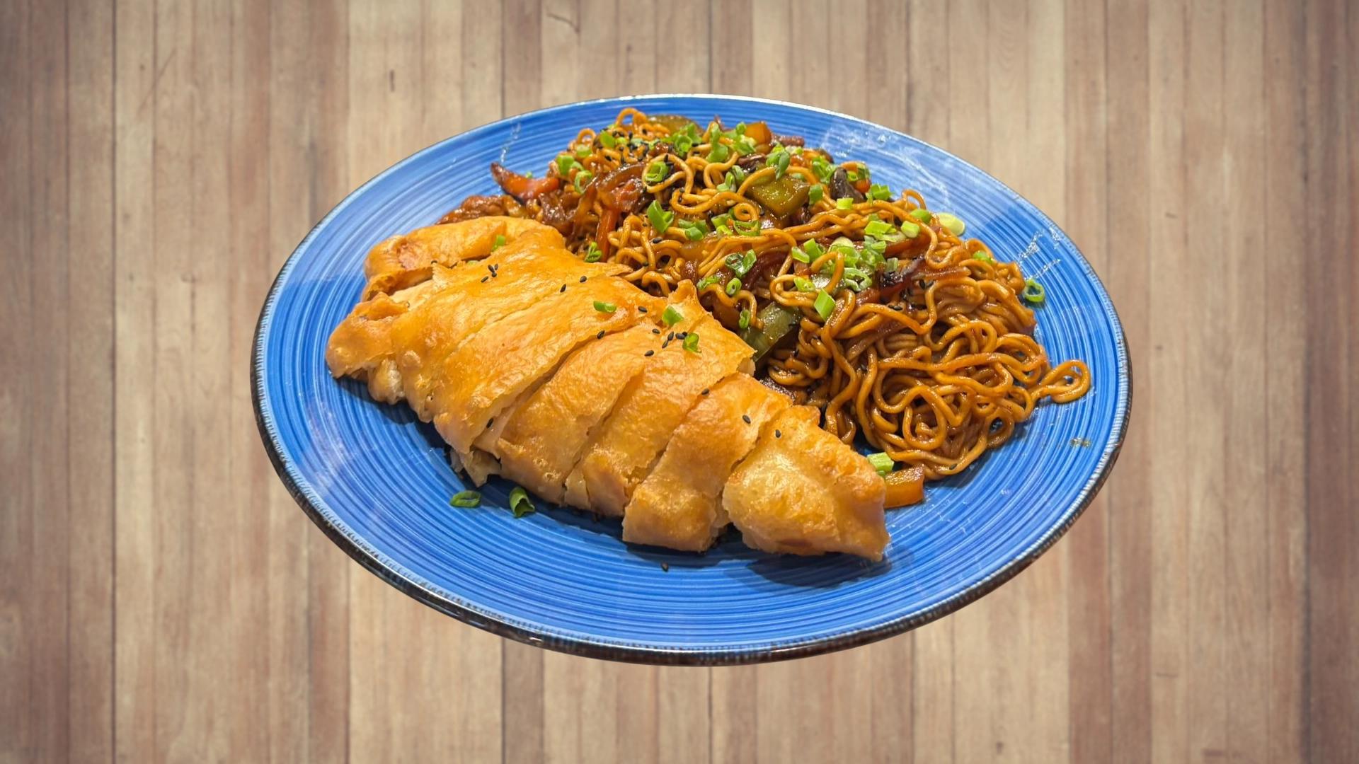 Knuspriges China-Huhn mit Mie-Nudeln