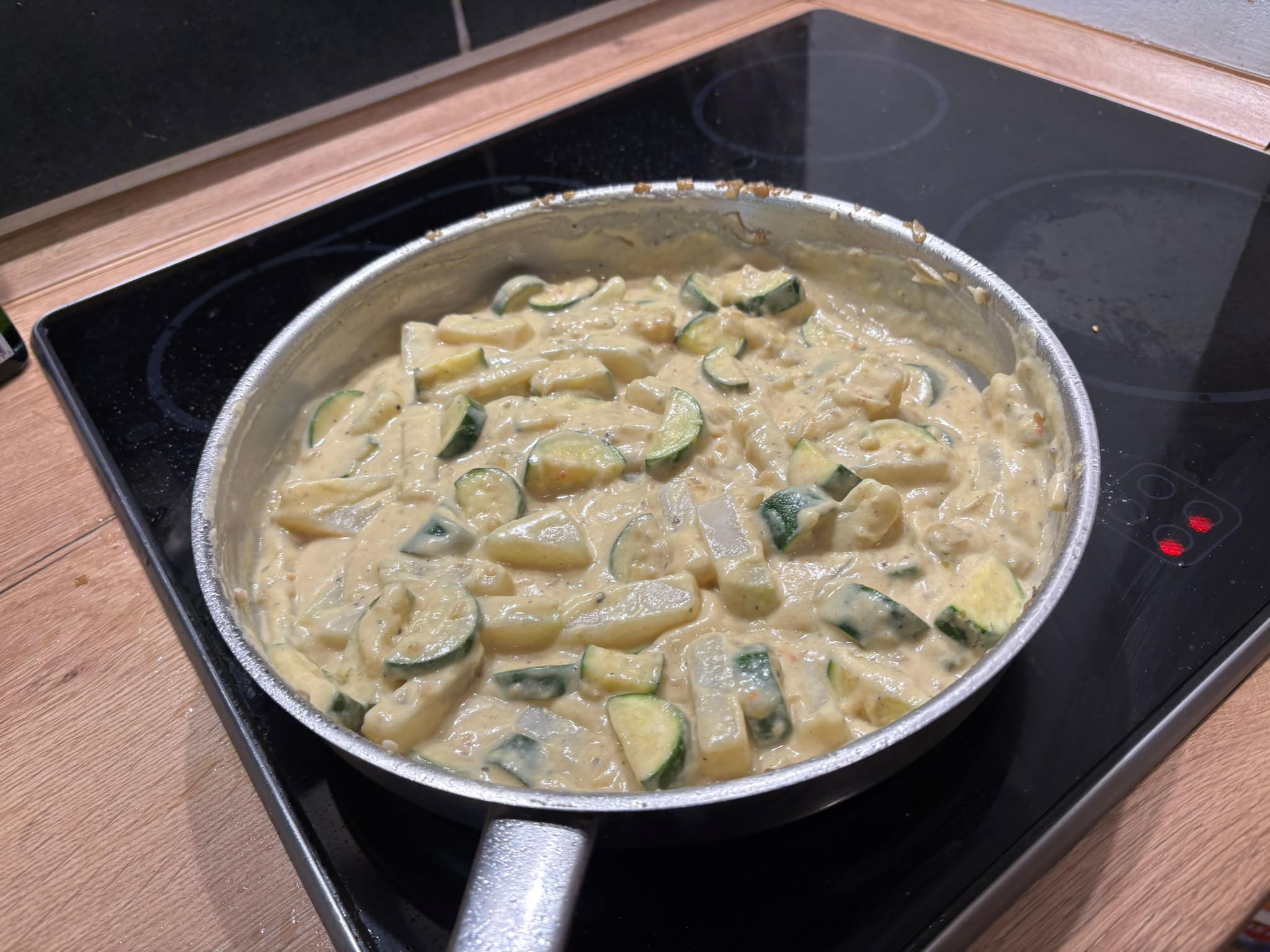 Kohlrabi-Gemüse als Beilage